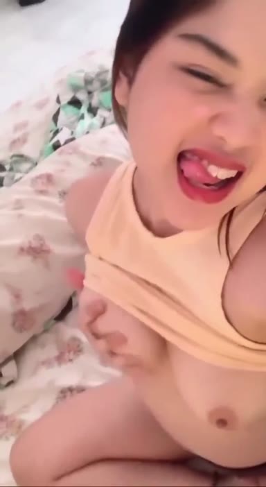 Jeje slebew remes toket bikin gemes