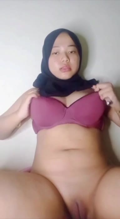 Fifah Hijab Tobrut Colmek Sebelum Mandi 2